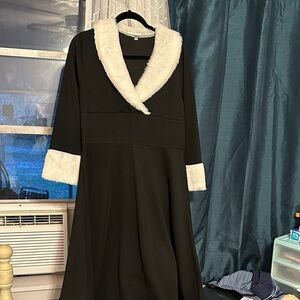 Source Unknown Black Long Sleeve Dress with White Trim
